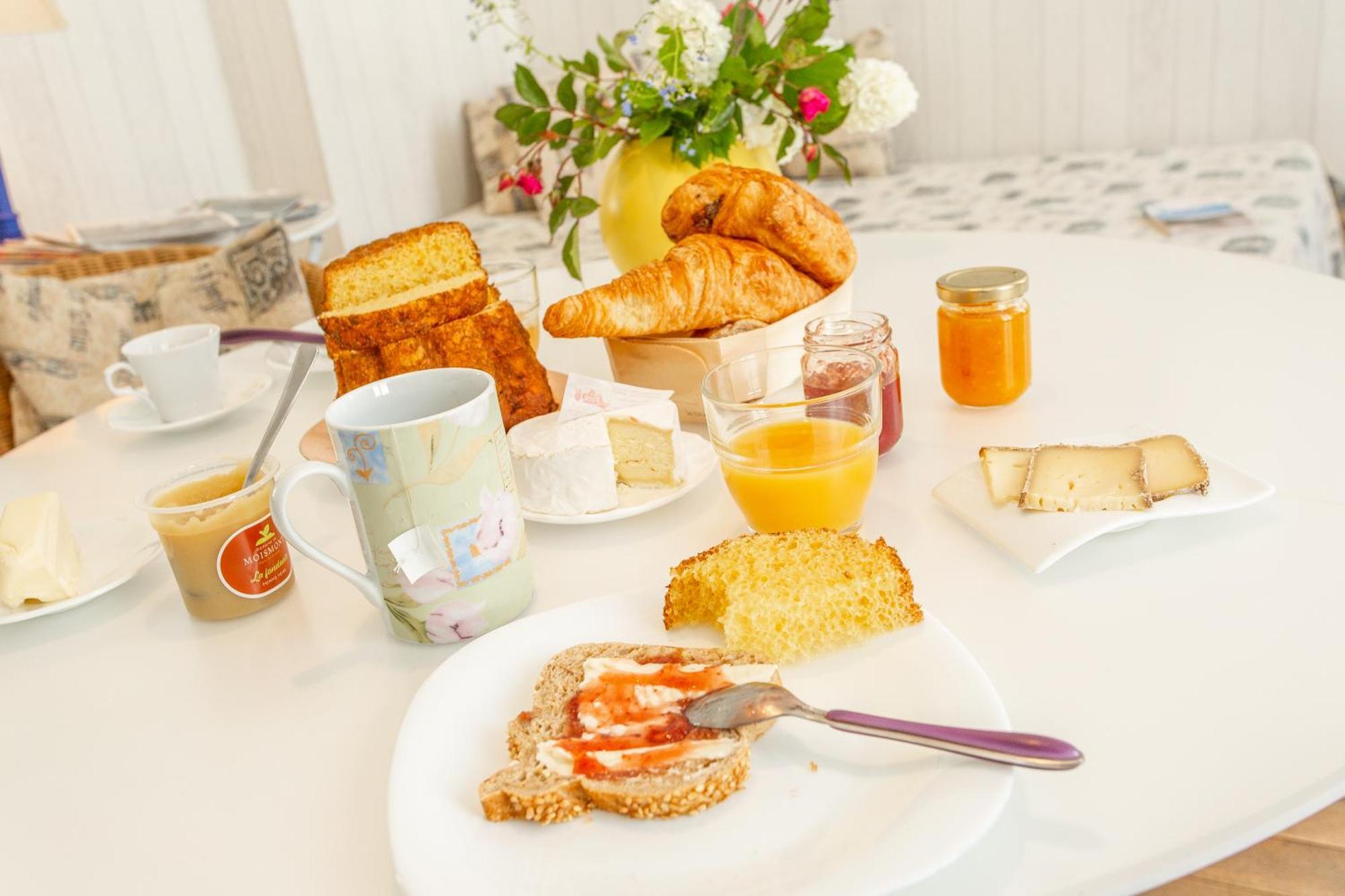 Au Jardin Des Deux Ponts Bed & Breakfast Abbeville